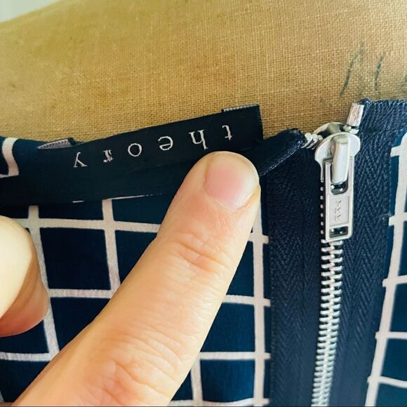 THEORY | navy blue & white square pattern silk blouse S - Picture 7 of 8